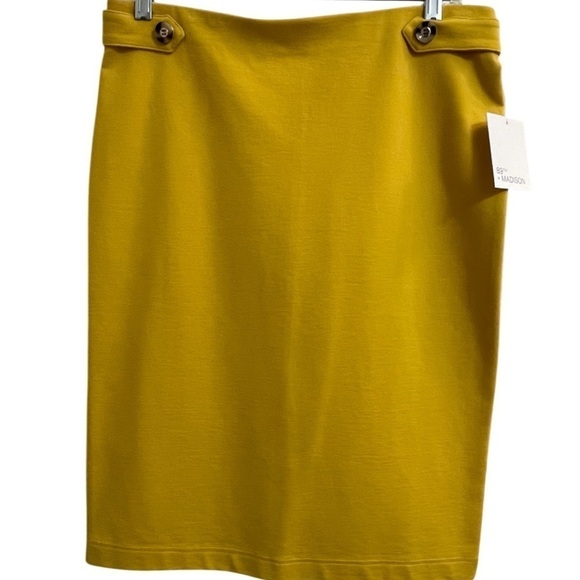 89th+Madison NWT Yellow Pencil Skirt with button detail. Size Womenls Medium - Picture 3 of 8